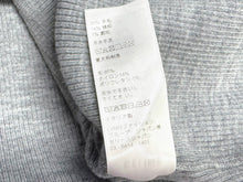 Load image into Gallery viewer, 極美品 CELINE セリーヌ クロップド カーディガン トップス 2A67S237P サイズXS 刺繍ロゴ ニット グレー 中古 4b004453