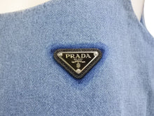 Load image into Gallery viewer, 極美品 PRADA プラダ オーガニックデニム ミニドレス GFA122 サイズ36 トライアングルロゴ インディゴブルー 中古 4b004454