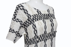 極美品 ISSEY MIYAKE ME イッセイミヤケ スリーブ カットソー IM71FJ945 ブラック ホワイト マルチカラー 中古 4b004465