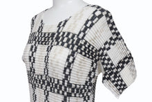 Load image into Gallery viewer, 極美品 ISSEY MIYAKE ME イッセイミヤケ スリーブ カットソー IM71FJ945 ブラック ホワイト マルチカラー 中古 4b004465