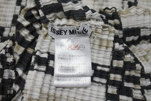 Load image into Gallery viewer, 極美品 ISSEY MIYAKE ME イッセイミヤケ スリーブ カットソー IM71FJ945 ブラック ホワイト マルチカラー 中古 4b004465