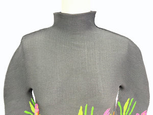 極美品 me ISSEY MIYAKE ミー イッセイミヤケ 長袖トップス MI41FJ211 フリーサイズ ブラック マルチカラー 総柄 中古 4b004466