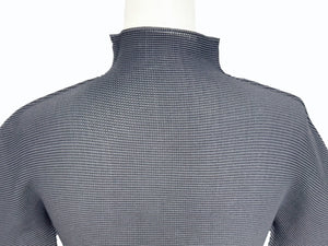 極美品 me ISSEY MIYAKE ミー イッセイミヤケ 長袖トップス MI41FJ211 フリーサイズ ブラック マルチカラー 総柄 中古 4b004466