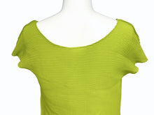 Load image into Gallery viewer, 極美品 ISSEY MIYAKE ME イッセイミヤケ ミー ノースリーブ カットソー MI33FK127 グリーン 中古 4b004470
