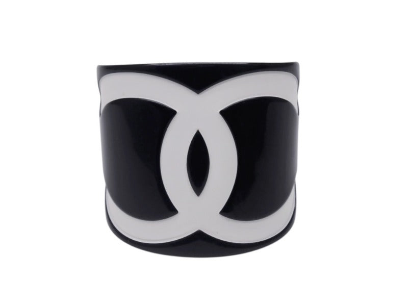 CHANEL シャネル バングル ブレスレット ココマーク 01P刻印 プラスチック ブラック ホワイト 美品 中古 4b004478