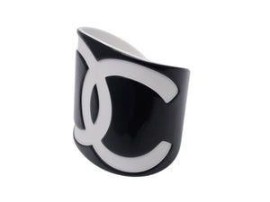 CHANEL シャネル バングル ブレスレット ココマーク 01P刻印 プラスチック ブラック ホワイト 美品 中古 4b004478
