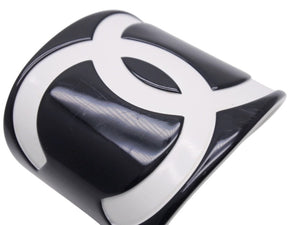 CHANEL シャネル バングル ブレスレット ココマーク 01P刻印 プラスチック ブラック ホワイト 美品 中古 4b004478