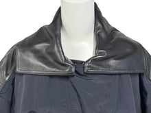 Load image into Gallery viewer, 極美品 ALAÏA アライア DRAPED PARKA ドレープド パーカー AA9M02703T496 サイズ34 ナイロン シルク ラムスキン ブラック 中古 4b004490