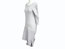 Load image into Gallery viewer, ISSEY MIYAKE イッセイミヤケ 変形デザイン ニットワンピース 七分袖 膝丈 M41-KH795 グレー サイズ2 美品 中古 4b004500