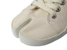 Load image into Gallery viewer, Maison Margiela メゾンマルジェラ Tabi 足袋 スニーカー アイボリー キャンバス S57WS0252 靴 ローカット サイズ37 美品 中古 4b004506