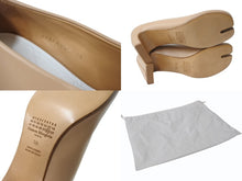 Load image into Gallery viewer, Maison Margiela メゾンマルジェラ 22 TABI タビパンプス スプリットトゥ 足袋 靴 39WL0060 ベージュ サイズ38 美品 中古 4b004508