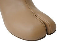 Load image into Gallery viewer, Maison Margiela メゾンマルジェラ 22 TABI タビパンプス スプリットトゥ 足袋 靴 39WL0060 ベージュ サイズ38 美品 中古 4b004508