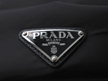 Load image into Gallery viewer, 極美品 PRADA プラダ ロゴプレート フィッシャーマン キャップ 帽子 2HC168 ナイロン ブラック シルバー金具 サイズXL 中古 4b004548
