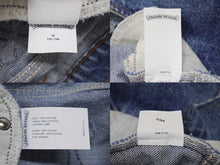 Load image into Gallery viewer, 新品未使用 CHROME HEARTS クロムハーツ × Levi&#39;s リーバイス セメタリークロスパッチ デニムミニスカート サイズ29 9パッチ 中古 4b004572