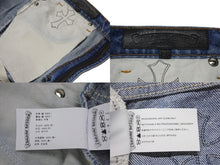 Load image into Gallery viewer, 新品未使用 CHROME HEARTS クロムハーツ × Levi&#39;s リーバイス セメタリークロスパッチ デニムミニスカート サイズ29 9パッチ 中古 4b004572