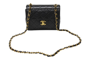 極美品 CHANEL シャネル ミニマトラッセ 17 チェーンショルダーバッグ 2番台 ラムスキン ココマーク ブラック 中古 4b004615