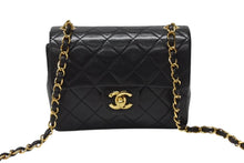 Load image into Gallery viewer, 極美品 CHANEL シャネル ミニマトラッセ 17 チェーンショルダーバッグ 2番台 ラムスキン ココマーク ブラック 中古 4b004615