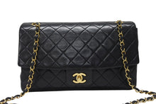 Load image into Gallery viewer, 極美品 CHANEL シャネル マトラッセ27 Sフラップ Wチェーンショルダーバッグ 1番台 ラムスキン ココマーク ブラック ポーチ付き 中古 4b004620