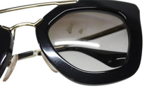 Load image into Gallery viewer, PRADA プラダ サングラス サイドロゴ SPR AB-0A7 ブラック ゴールド サイズ49□26 美品 中古 4b004631