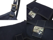 Load image into Gallery viewer, FENDI フェンディ ショルダーバッグ マンマバケット メタルバックル キャンバス ネイビーシルバー金具 美品 中古 4b004696