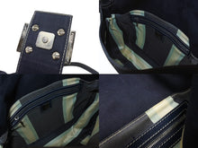 Load image into Gallery viewer, FENDI フェンディ ショルダーバッグ マンマバケット メタルバックル キャンバス ネイビーシルバー金具 美品 中古 4b004696