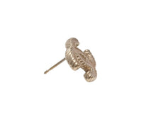 Load image into Gallery viewer, CHANEL シャネル ココマーク ピアス ゴールド ロゴ アクセサリー ジュエリー 小物 両耳 GP A12C 4g 美品 中古 4b004803