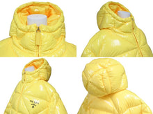 Load image into Gallery viewer, PRADA プラダ 21AW キルティング ナイロンダウンジャケット 291952 サイズ42 ロゴプリント イエロー 美品 中古 4b004841