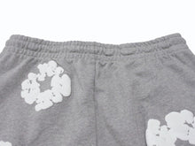 画像をギャラリービューアに読み込む, 新品同様 DenimTears デニムティアーズ TheCottonWreathSweatpants ザコットンリーススウェットパンツ グレー ホワイト XXL 中古 4b004849