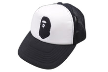 Load image into Gallery viewer, A BATHING APE アベイシングエイプ エイプヘッド ロゴ メッシュキャップ 帽子 ブラック ホワイト フリーサイズ 美品 中古 4b004879
