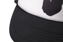 Load image into Gallery viewer, A BATHING APE アベイシングエイプ エイプヘッド ロゴ メッシュキャップ 帽子 ブラック ホワイト フリーサイズ 美品 中古 4b004879