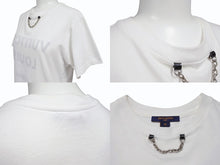 Load image into Gallery viewer, LOUIS VUITTON ルイヴィトン 21SS 半袖Tシャツ RW211W サイズXS チェーン 反転ロゴプリント ホワイト ブラック 美品 中古 4b004920