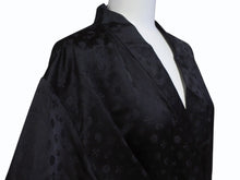 Load image into Gallery viewer, 極美品 CHROME HEARTS クロムハーツ 総柄 マルチモチーフ シルク ガウンコート ブラック サイズM 中古 4b004925