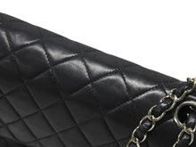 Load image into Gallery viewer, CHANEL シャネル マトラッセ25 Wフラップ Wチェーンショルダーバッグ 6番台 ココマーク ラムスキン ブラック 美品 中古 4b004966