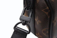 Load image into Gallery viewer, 極美品 LOUIS VUITTON ルイヴィトン キーポルXS LVフレンドニットパペット ヴァージル期 M80118 モノグラムキャンバス レザー ブラウン オレンジ 中古 4b004886