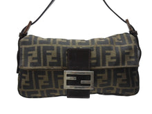 Load image into Gallery viewer, FENDI フェンディ ハンドバッグ ズッカ柄 マンマバケット ブラウン キャンバス レザー 26424 シルバー金具 美品 中古 4b004992