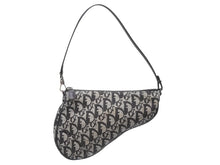 Load image into Gallery viewer, ChristianDior クリスチャンディオール サドルポーチ ワンショルダーバッグ MC 1002 トロッター エンボスロゴ ブラック 美品 中古 4b005000