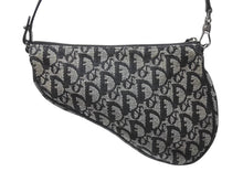 Load image into Gallery viewer, ChristianDior クリスチャンディオール サドルポーチ ワンショルダーバッグ MC 1002 トロッター エンボスロゴ ブラック 美品 中古 4b005000