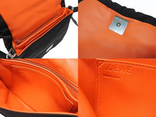 Load image into Gallery viewer, 新品未使用 LOEWE ロエベ ショルダーバッグ GOYA PUFFER アナグラム B896G22X01 ナイロン カーフ ブラック シルバー金具 中古 4b005007