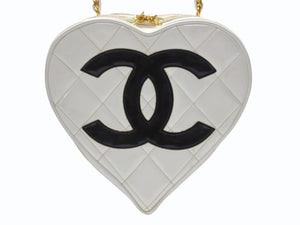 CHANEL シャネル ヴィンテージ ハートバニティバッグ 3番台 チェーンハンドル ココマーク ホワイト パテント 美品 中古 4b005021