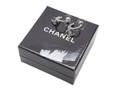 極美品 CHANEL シャネル ココマーク ピアス 両耳 フープ ぶら下がり 08P刻印 2.9g メタル シルバー 中古 4b005026