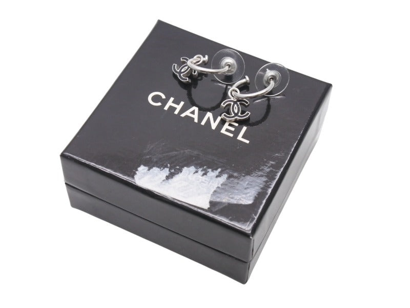 極美品 CHANEL シャネル ココマーク ピアス 両耳 フープ ぶら下がり 08P刻印 2.9g メタル シルバー 中古 4b005026