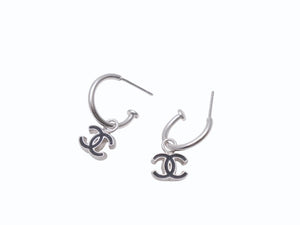 極美品 CHANEL シャネル ココマーク ピアス 両耳 フープ ぶら下がり 08P刻印 2.9g メタル シルバー 中古 4b005026