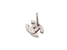 Load image into Gallery viewer, 極美品 CHANEL シャネル ココマーク ピアス 重量約1.6g 09V刻印 ラインストーン メタル シルバー クリア 両耳用 中古 4b005029