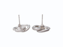 Load image into Gallery viewer, 極美品 CHANEL シャネル ココマーク ピアス 両耳 アクセサリー 01A刻印 メタル シルバー 3.0g 中古 4b005030