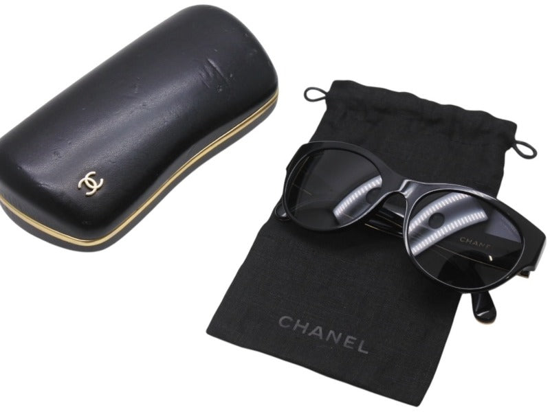 極美品 CHANEL シャネル サングラス ココマーク BC8721049 プラスチック ガルーシャ ブラック ゴールド金具 中古 4b005041