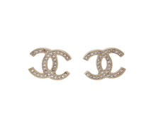 Load image into Gallery viewer, CHANEL シャネル ココマーク ピアス 重量約2.9g F14V刻印 ラインストーン メタル GP ゴールド クリア 両耳用 美品 中古 4b005043