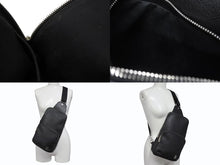 Load image into Gallery viewer, LOUIS VUITTON ルイヴィトン タイガ アヴェニュー スリングバッグ ボディバッグ M30443 ブラック シルバー金具 美品 中古 4b005050