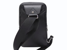 Load image into Gallery viewer, LOUIS VUITTON ルイヴィトン タイガ アヴェニュー スリングバッグ ボディバッグ M30443 ブラック シルバー金具 美品 中古 4b005050