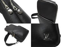 Load image into Gallery viewer, LOUIS VUITTON ルイヴィトン タイガ アヴェニュー スリングバッグ ボディバッグ M30443 ブラック シルバー金具 美品 中古 4b005050