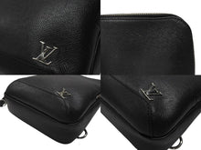 Load image into Gallery viewer, LOUIS VUITTON ルイヴィトン タイガ アヴェニュー スリングバッグ ボディバッグ M30443 ブラック シルバー金具 美品 中古 4b005050
